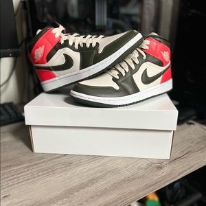 JORDAN 1 MID OREWOOD